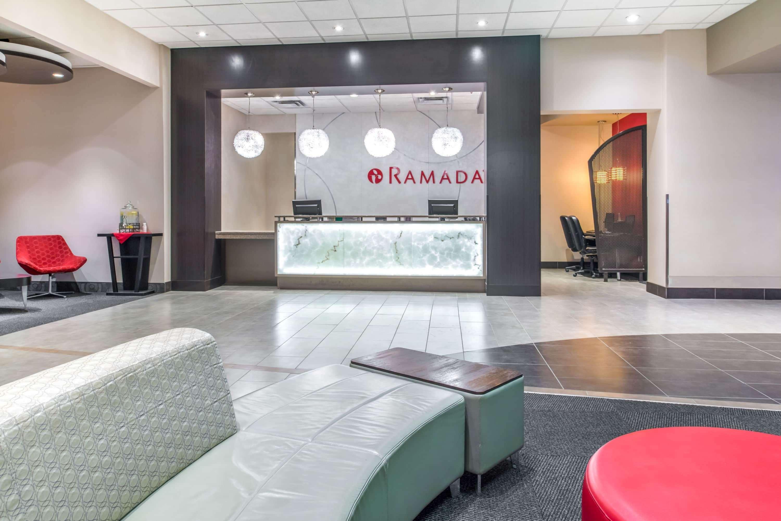 Ramada By Wyndham Saskatoon Hotell Eksteriør bilde