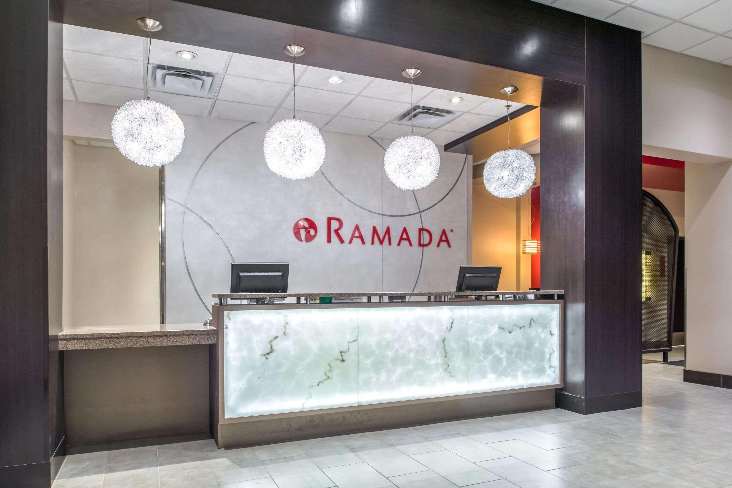 Ramada By Wyndham Saskatoon Hotell Eksteriør bilde